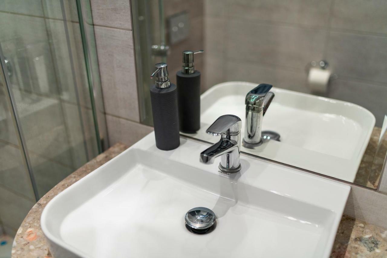 Emilii Plater 12 Prywatne Mieszkanie Z Balkonem 400 M Od Dworca Centralnego Samodzielne Zameldowanie! Self Check-In System! Warsaw Ngoại thất bức ảnh